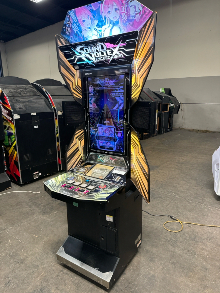 SOUND VOLTEX RHYTHM MUSIC ARCADE GAME KONAMI