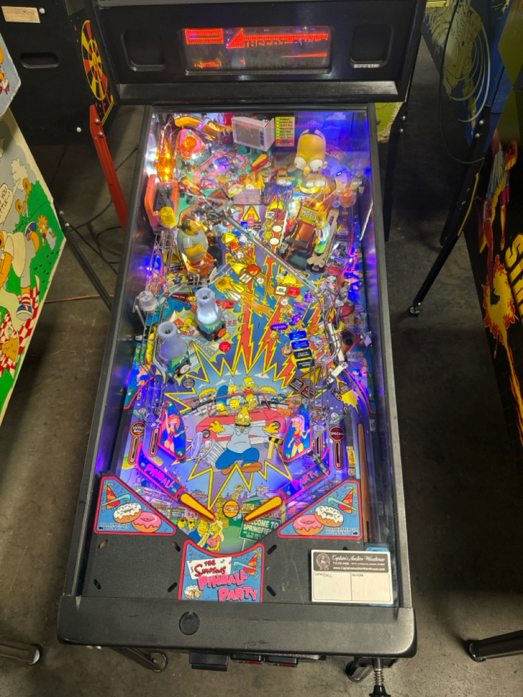 THE SIMPSONS PINBALL PARTY PINBALL MACHINE STERN