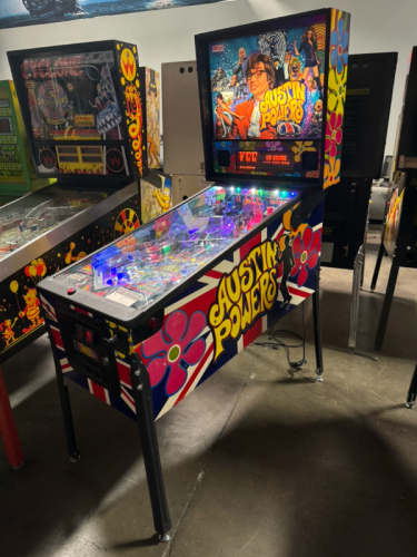 AUSTIN POWERS INTL MAN OF MYSTERY PINBALL MACHINE