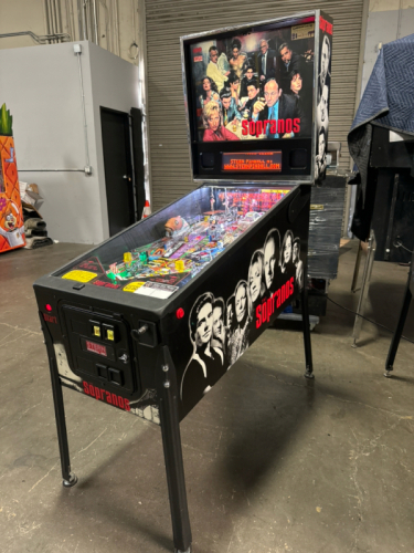 THE SOPRANOS PINBALL MACHINE STERN INC