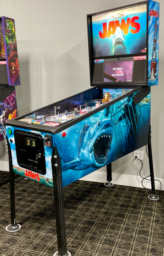 JAWS PRO MODEL PINBALL MACHINE STERN L@@K LESS THAN 100 PLAYS!!
