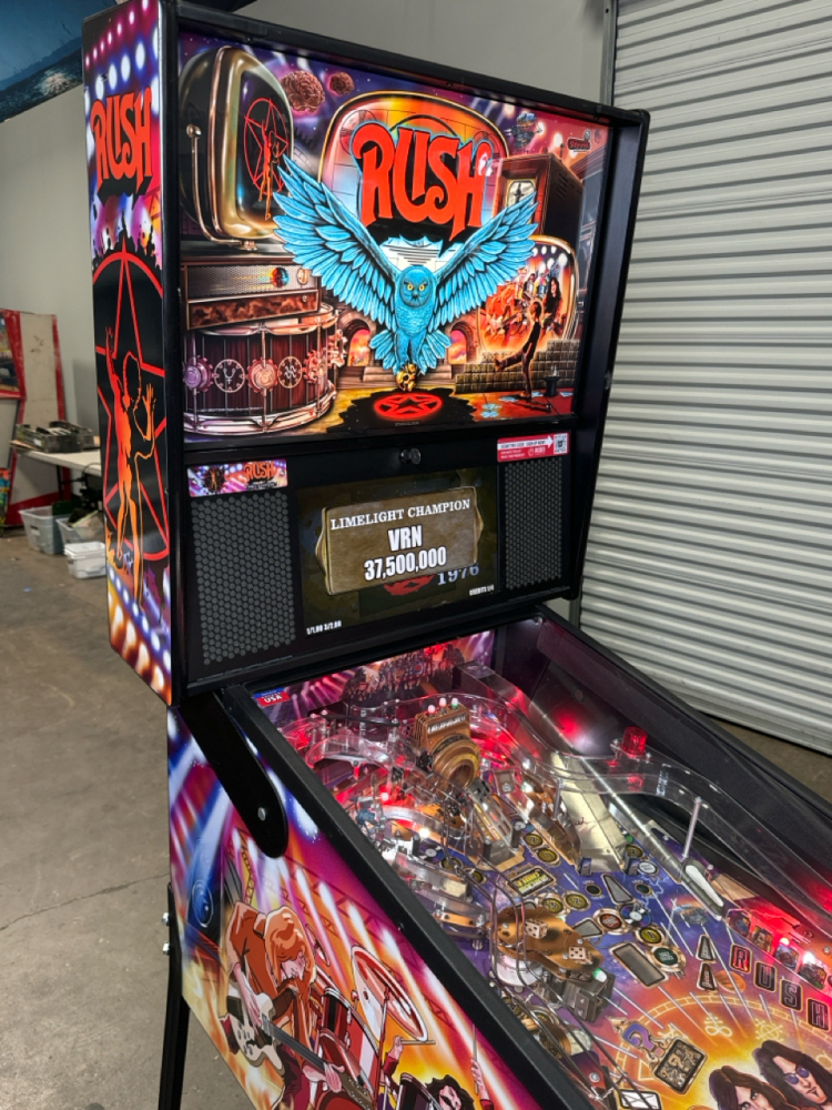 RUSH PRO PINBALL MACHINE STERN