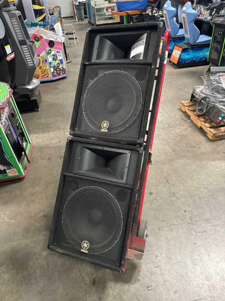 LOT OF 2 YAMAHA PA SPEAKERS MODEL S115V