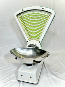 FOOD GRADE OR CANDY RETAIL SCALE VINTAGE ANTIQUE