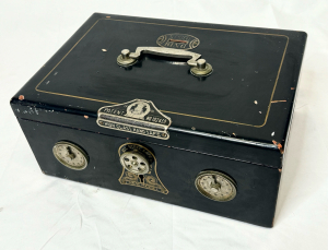 ANTIQUE "ALL STEEL KING" HAND SAFE TIME LOCK BOX