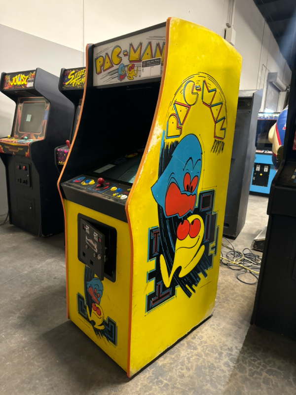 PAC-MAN UPRIGHT ARCADE GAME BALLY MIDWAY