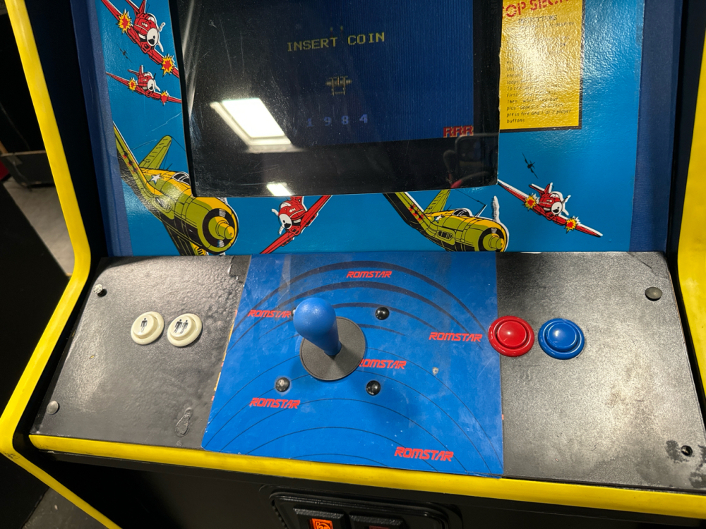 1942 UPRIGHT CLASSIC ACTION ARCADE GAME CAPCOM