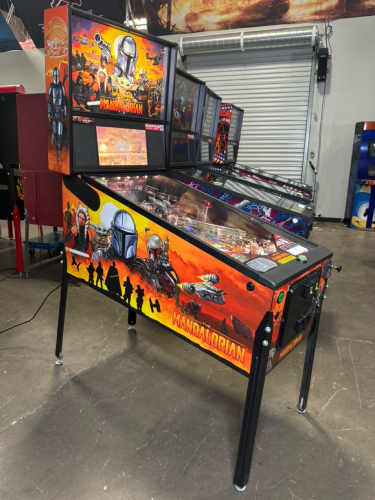 THE MANDALORIAN PINBALL MACHINE by STERN PINBALL