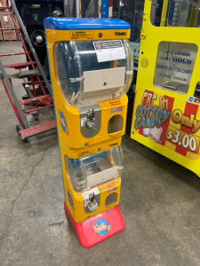 TOMY GACHA CAPSULE VENDING STAND