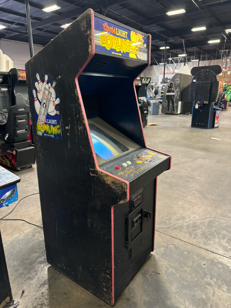 COORS LIGHT BOWLING ARCADE GAME CAPCOM coors-light-bowling-arcade-game-capcom