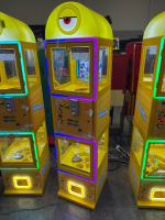 KEKUBABY GASHAPON CAPSULE TOY VENDING MACHINE MINION #5