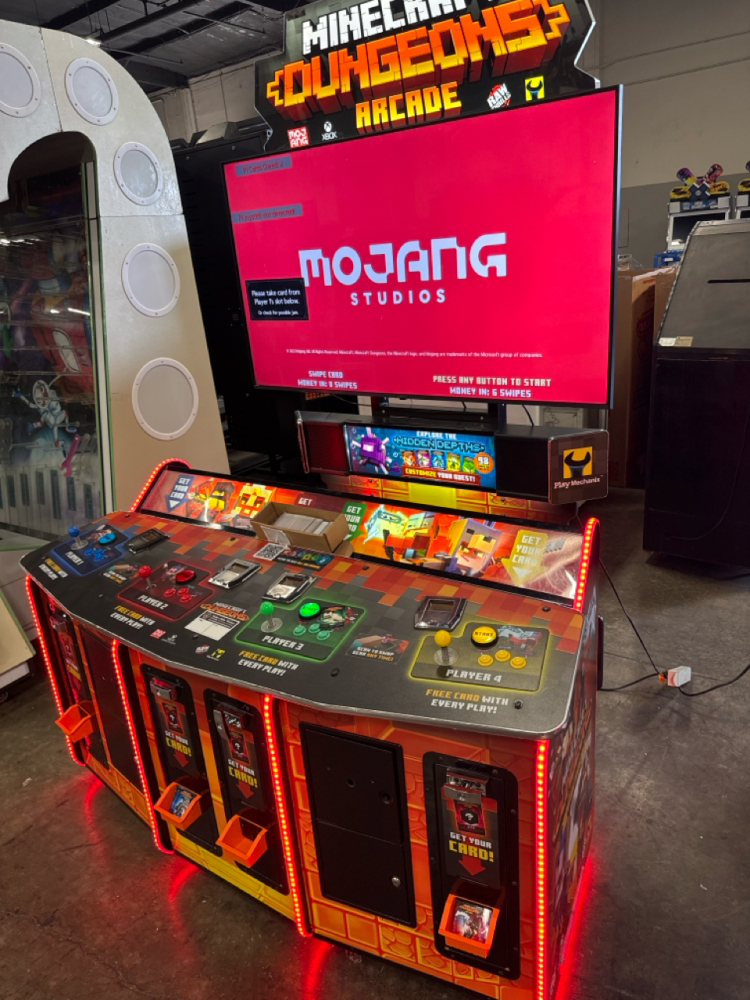 MINECRAFT DUNGEONS ARCADE DELUXE RAW THRILLS ARCADE GAME