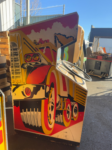 MIDWAY'S 18 WHEELER MECHANICAL ARCADE UPRIGHT PROJECT #2