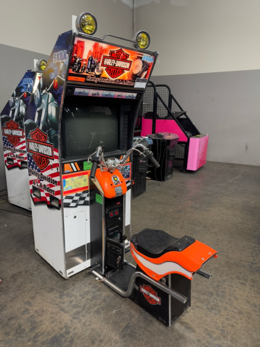 HARLEY DAVIDSON L.A. RIDERS ARCADE GAME #1