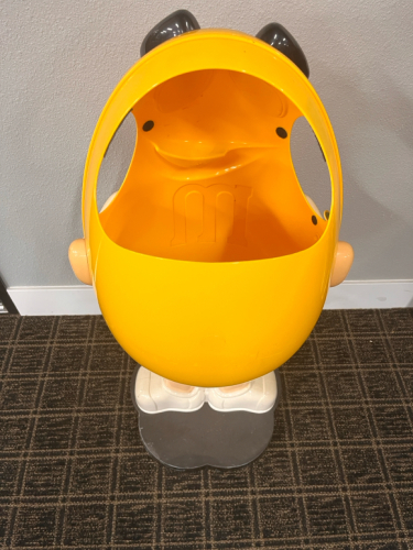 YELLOW M&M RETAIL DISPLAY STATUE #1