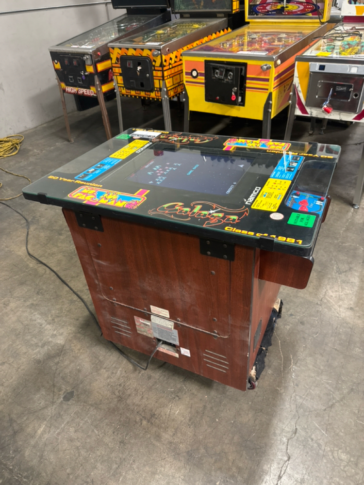 NAMCO CLASS OF 1981 MS. PAC-MAN & GALAGA COCKTAIL TABLE