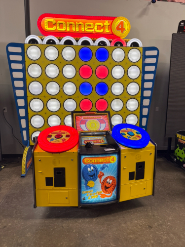 CONNECT 4 DELUXE TICKET REDEMPTION GAME BAYTEK