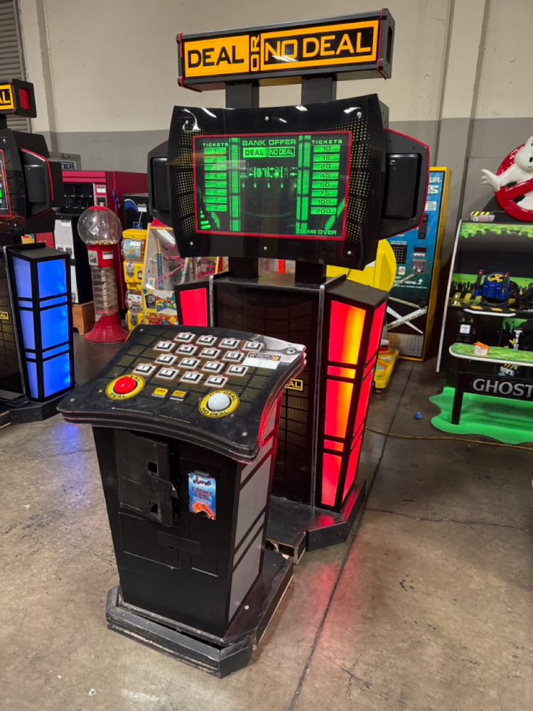 Deal Arcade DEAL OR NO DEAL UPRIGHT ARCADE GAME RAW THRILLS