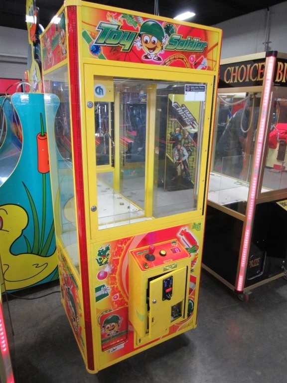 30 COASTAL TOY SOLDIER PLUSH CRANE MACHINE