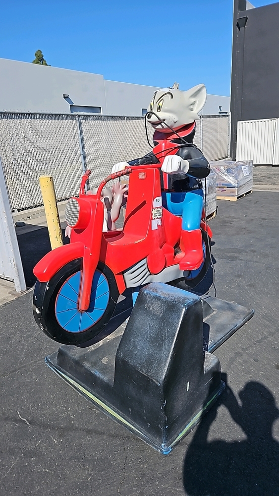 TOM & JERRY KIDDIE RIDE