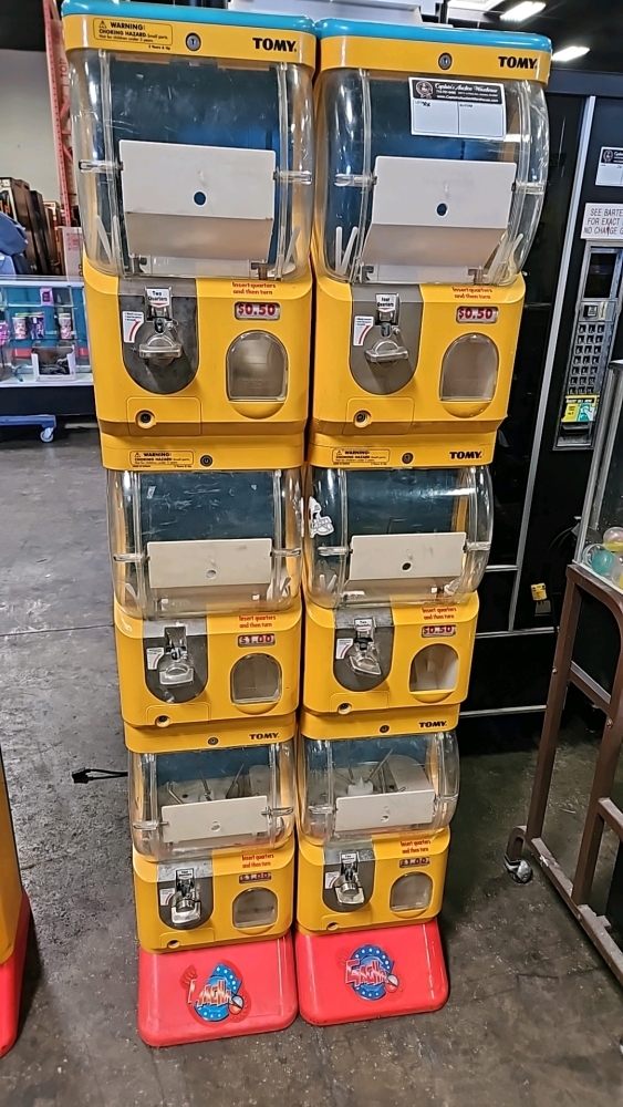 TOMY GACHA DUAL COLUMN 6 BIN CAPSULE VENDING MACHINE