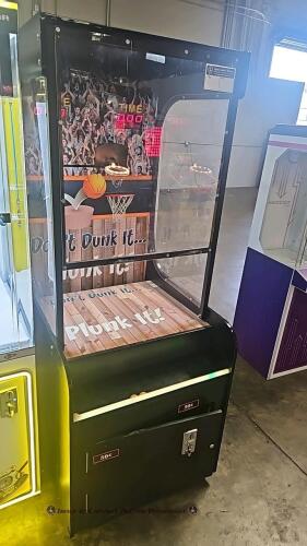 PLUNK IT BASKETBALL CRANE GAME