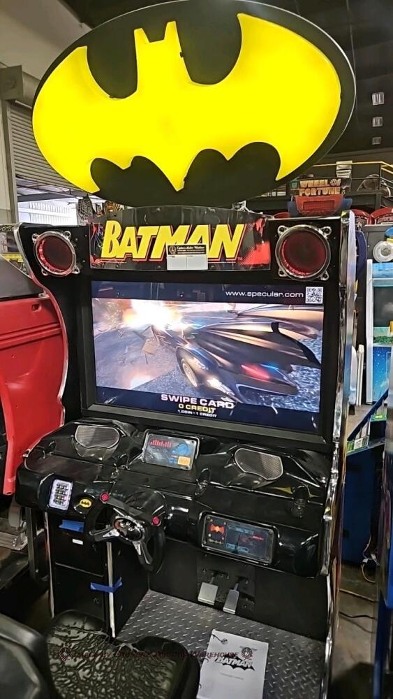 BATMAN DELUXE ACTION DRIVER ARCADE GAME RAW THRILLS