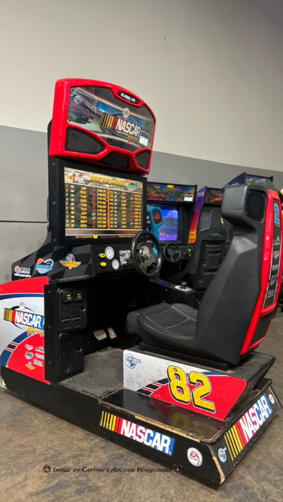 NASCAR TEAM RACING 32 LCD ARCADE GAME GLOBAL VR