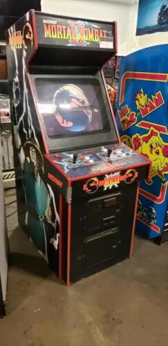MORTAL KOMBAT II UPRIGHT ARCADE GAME MIDWAY