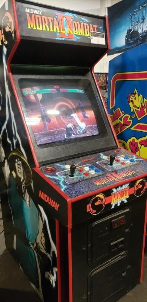 MORTAL KOMBAT II UPRIGHT ARCADE GAME MIDWAY