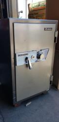 ADESCO COMMERCIAL UPRIGHT SAFE