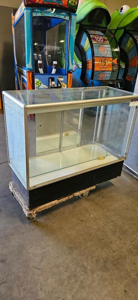 DISPLAY CABINET 48 GLASS REDEMPTION COUNTER