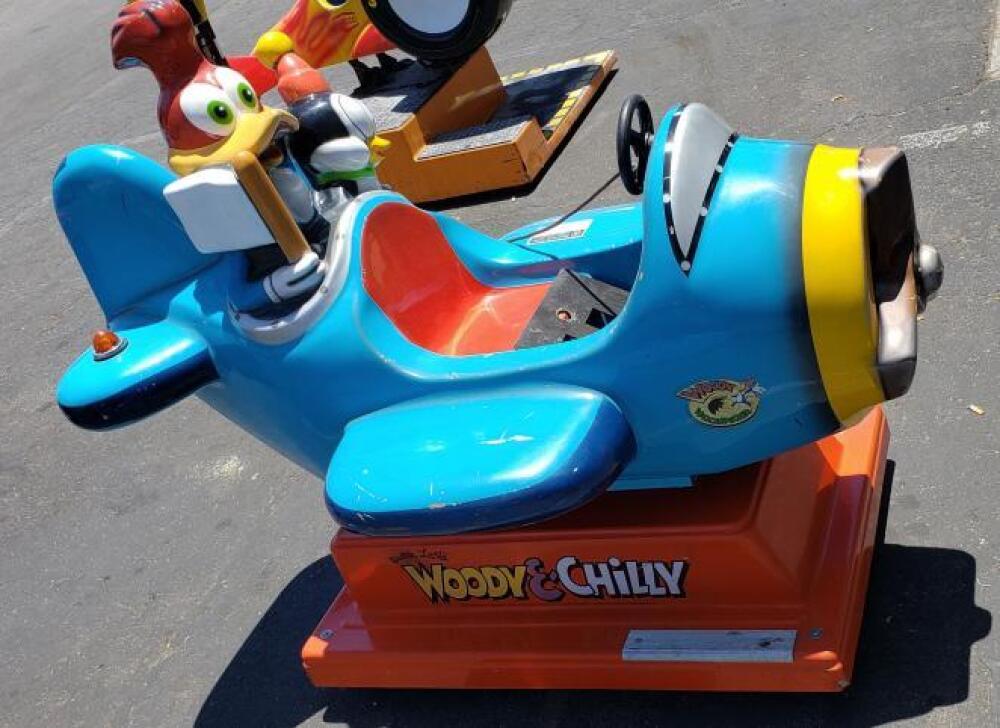 Woody Rides KIDDIE RIDE WOODY WOODPECKER & CHILLY WILLY