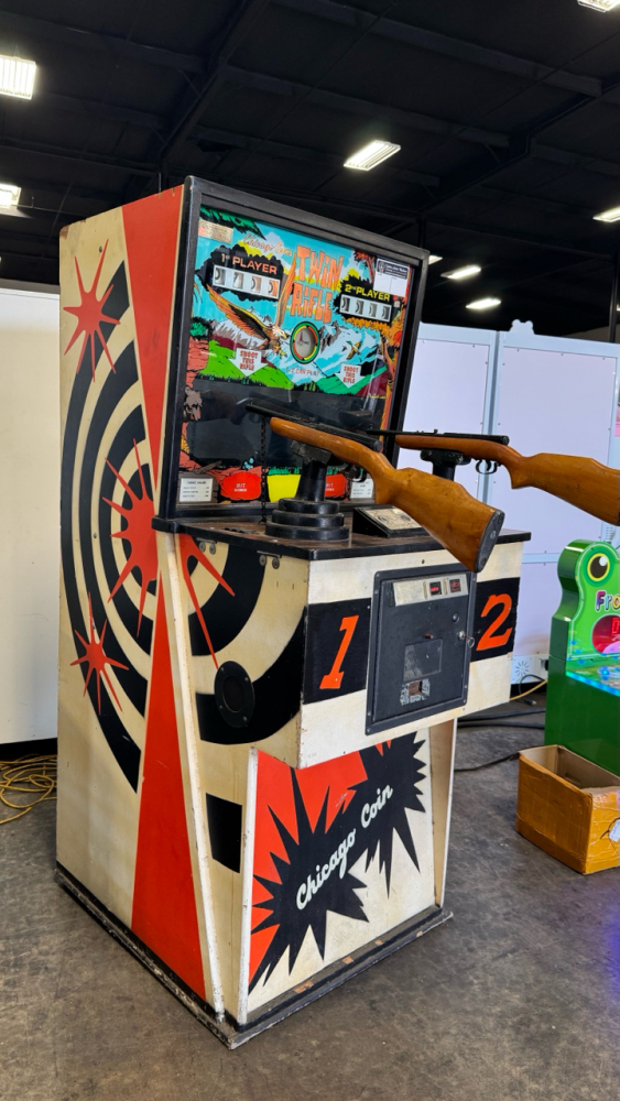 CHICAGO COIN'S TWIN RIFLE GALLERY GUN ARCADE GAME