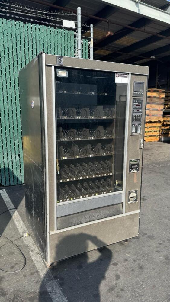 ROWE MODEL 4900S SPIRAL VENDING MACHINE