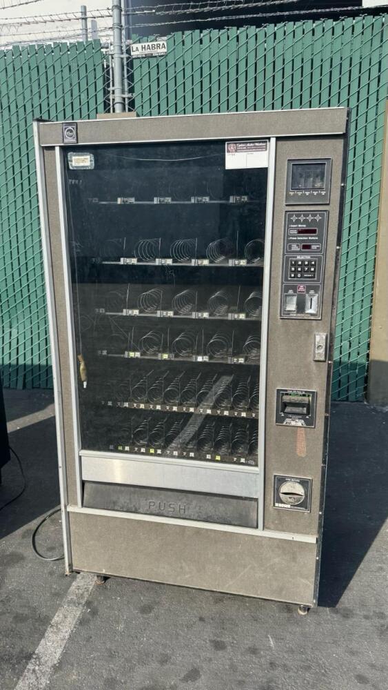 ROWE MODEL 4900S SPIRAL VENDING MACHINE