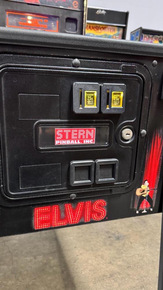 ELVIS E.P.E. PINBALL MACHINE by STERN 2004