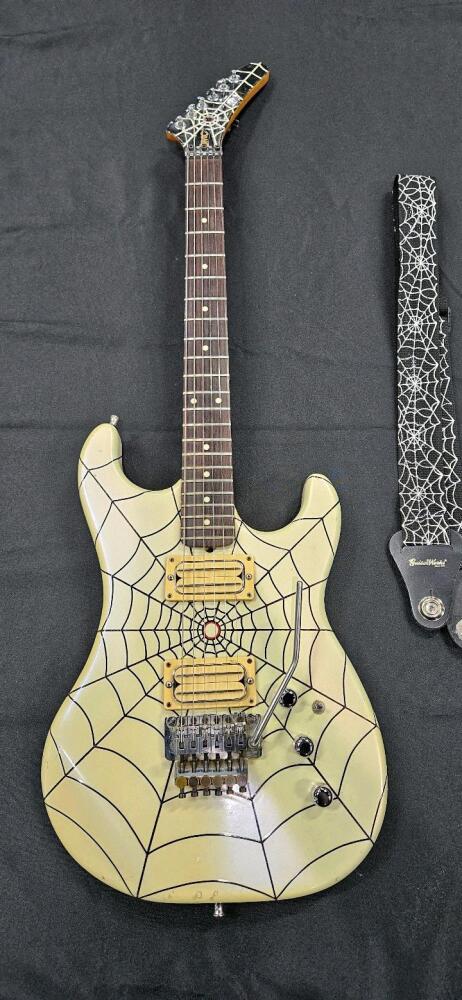 1980's KRAMER PACER WHITE SPIDER WEB VINTAGE GUITAR SN:C6143
