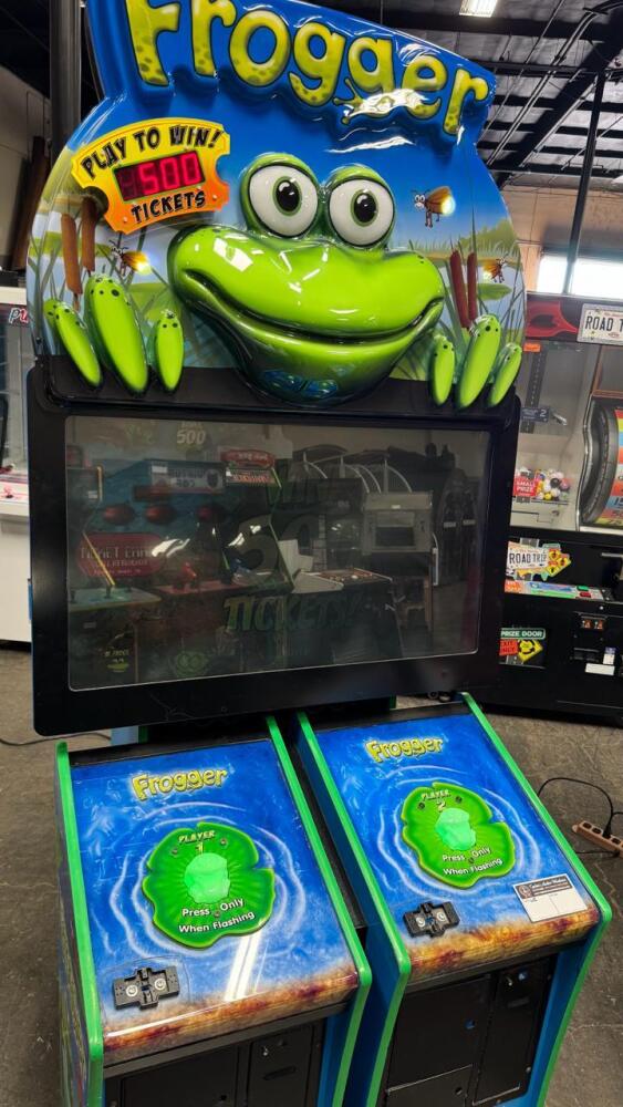 FROGGER VIDEO TICKET REDEMPTION ARCADE GAME by RAW THRILLS