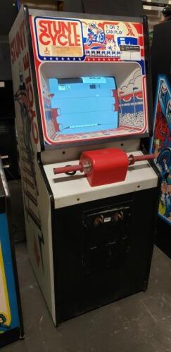 STUNT CYCLE CLASSIC ATARI UPRIGHT ARCADE GAME