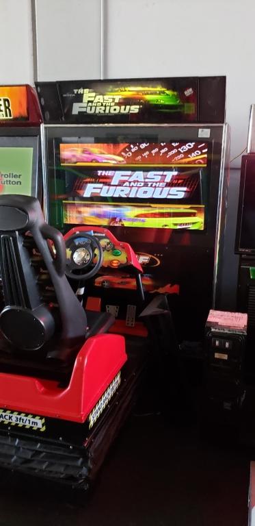 FAST & FURIOUS DELUXE MOTION RACING ARCADE GAME
