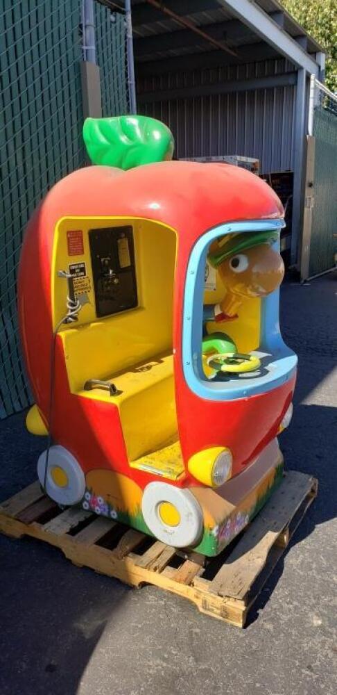 【激レア】リチャードスキャリー　Apple Car 3P4 x Richard Scarry® - Apple Car Vintage-Style Tray – THREE