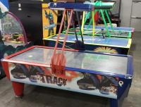 AIR HOCKEY ICE FAST TRACK W/ OVERHEAD SCORING