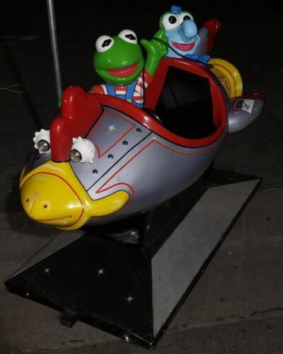 KIDDIE RIDE KERMIT THE FROG & GONZO ROCKET