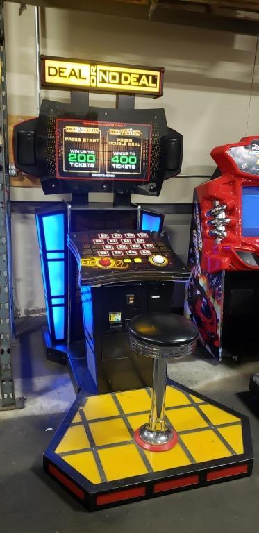 DEAL OR NO DEAL DELUXE REDEMPTION ARCADE GAME