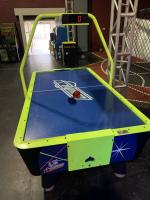 AIR HOCKEY DYNAMO HOT FLASH W/ OVERHEAD SCORING