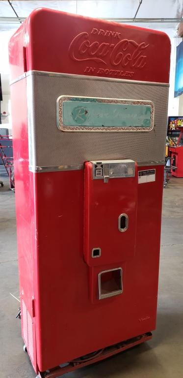 COCA COLA ANTIQUE VENDO SODA VENDING MACHINE