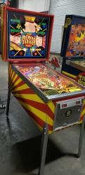 ROYAL FLUSH DELUXE PINBALL MACHINE GOTTLIEB 1983