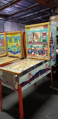 GOLDEN GATE BALLY BINGO PINBALL MACHINE 1962