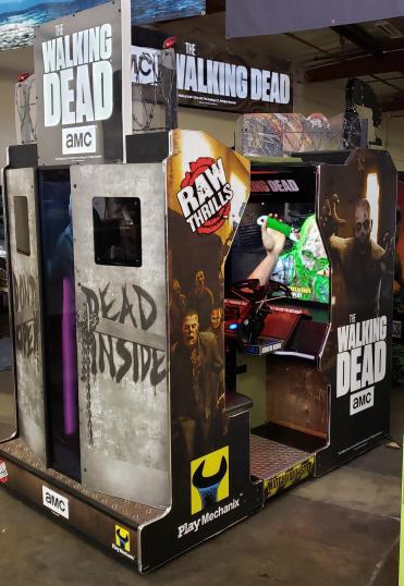 THE WALKING DEAD DELUXE SITDOWN ARCADE GAME